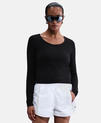 Long-sleeved top