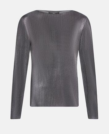 Long-sleeved top