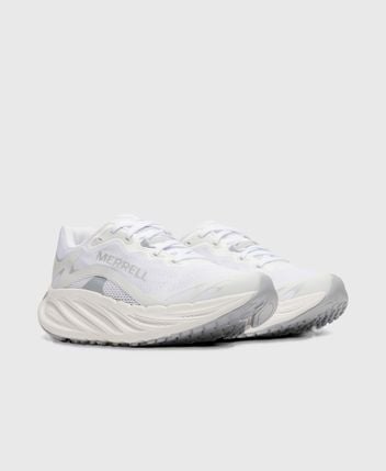 Trail running shoes