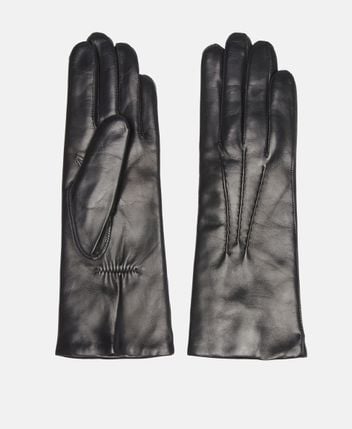 Leather gloves