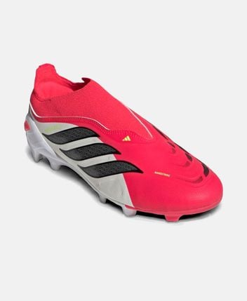 Football boots Predator League