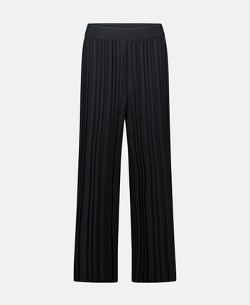 Pleated trousers