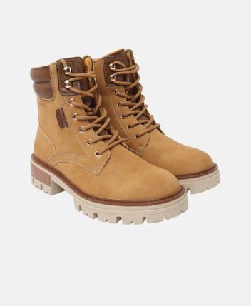Lace-up ankle boot