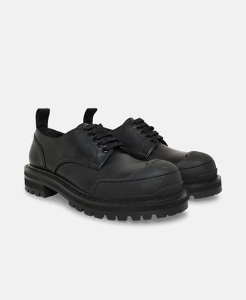 Lace-up shoes