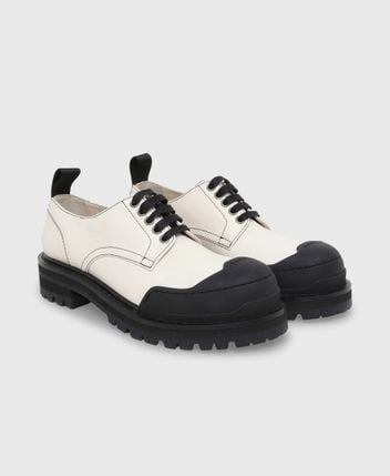 Lace-up shoes
