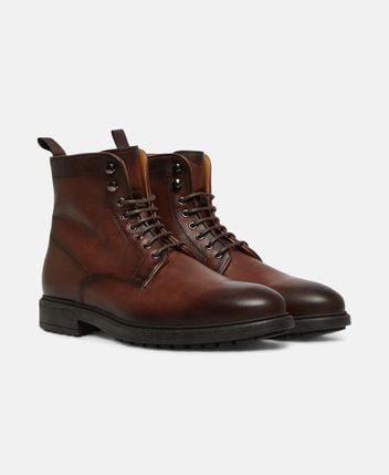 Lace-up ankle boot