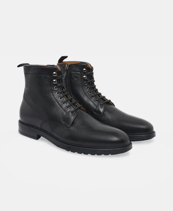 Lace-up ankle boot