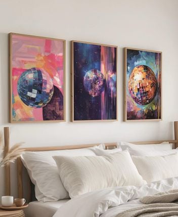 Framed pictures, set of 3