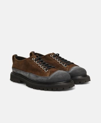 Lace-up shoes