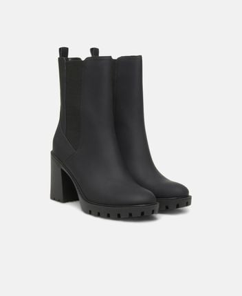 Chelsea boots Riley