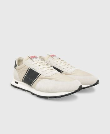 Sneakers Tour
