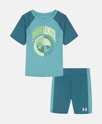 Set of t-shirts and shorts