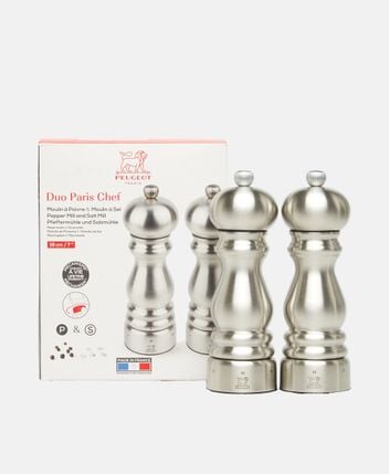 Salt and pepper mill set