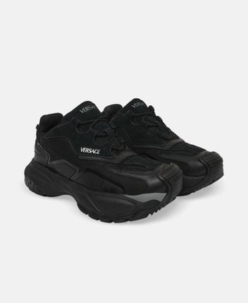 Chunky sneakers