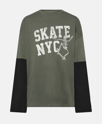 Long-sleeved top