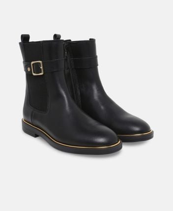 Chelsea boots