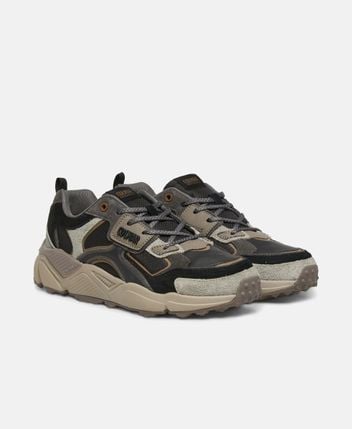 Sneakers Garner Ground