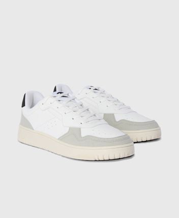 Sneakers Rs25