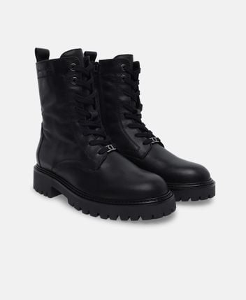 Lace-up ankle boot