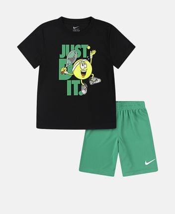 Set of t-shirts and shorts