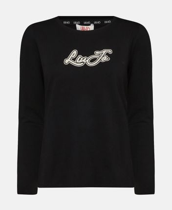 Long-sleeved top