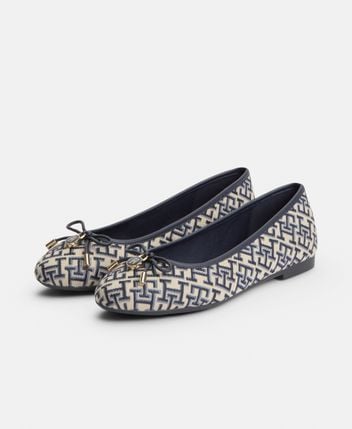 Ballet flats