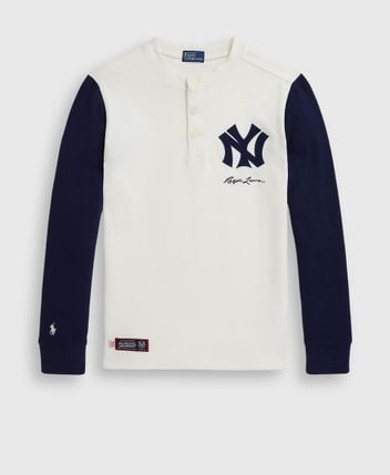 Long-sleeved top