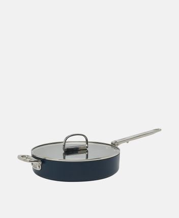 Saucepan with lid Space