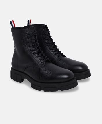 Lace-up ankle boot