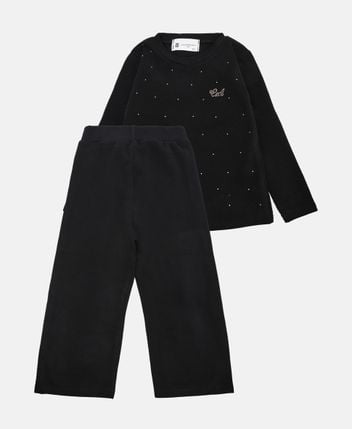 Pullover and trouser set