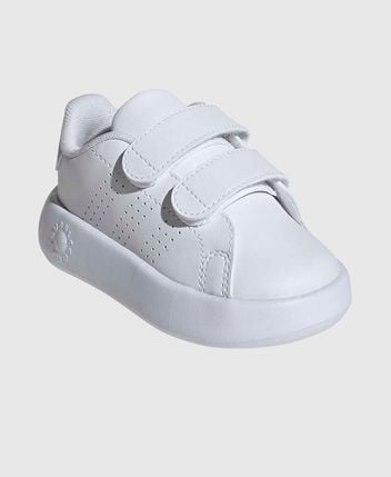 Tennis shoes Advantage