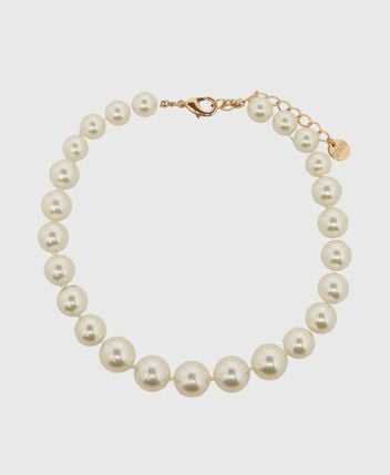 Pearl necklace