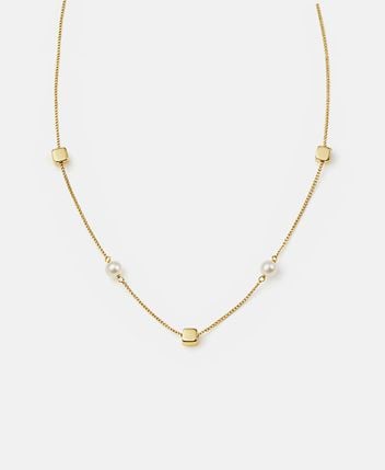Pearl necklace