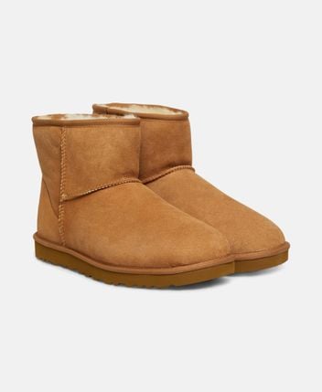 Snow boots