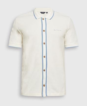 Short-sleeved shirt