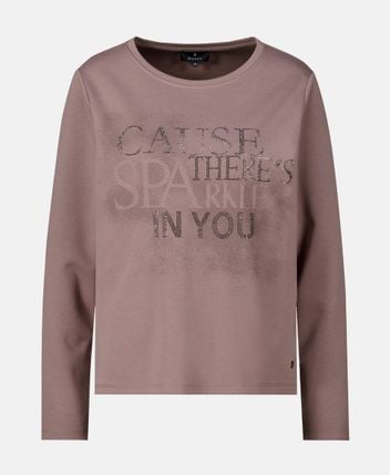 Long-sleeved top