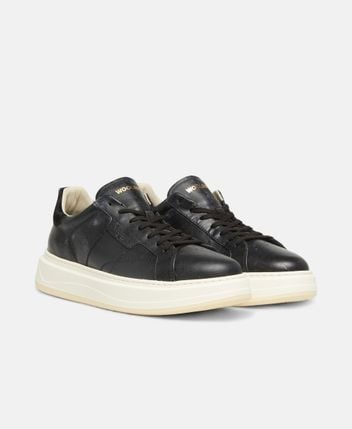 Platform sneakers