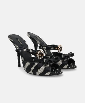 Peep toes