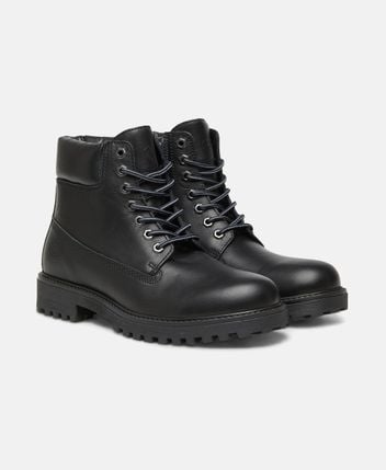 Lace-up ankle boot