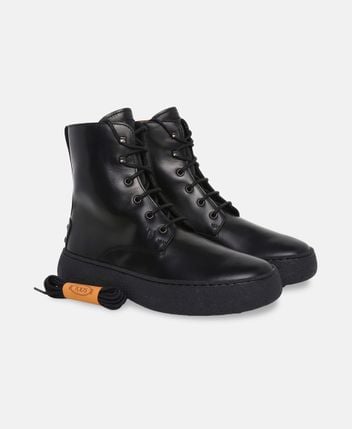 Lace-up ankle boot