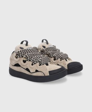 Sneakers Curb