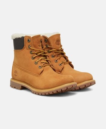 Lace-up ankle boot
