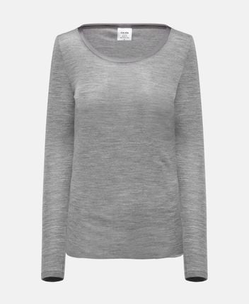 Long-sleeved top