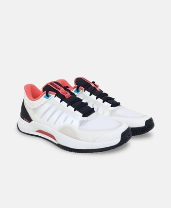 Tennis shoes