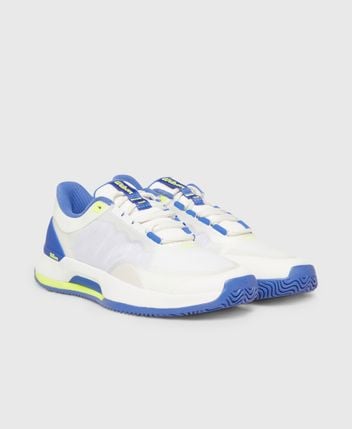 Tennis shoes Intrigue Tour