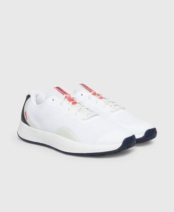 Tennis shoes Intrigue Lite