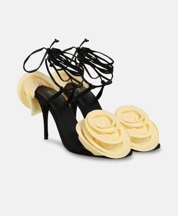 Sandals with calf lacing