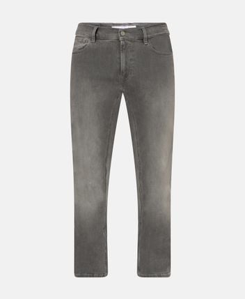 Straight leg jeans 370 Close