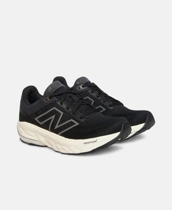 Running shoes 860