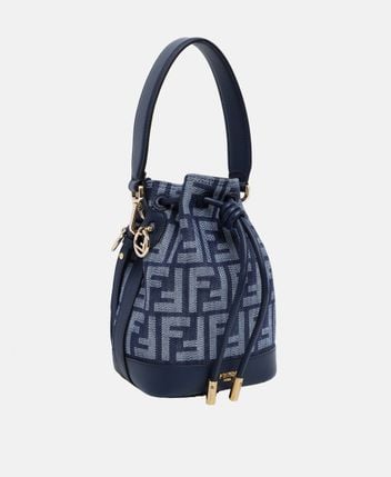 Bucket bag